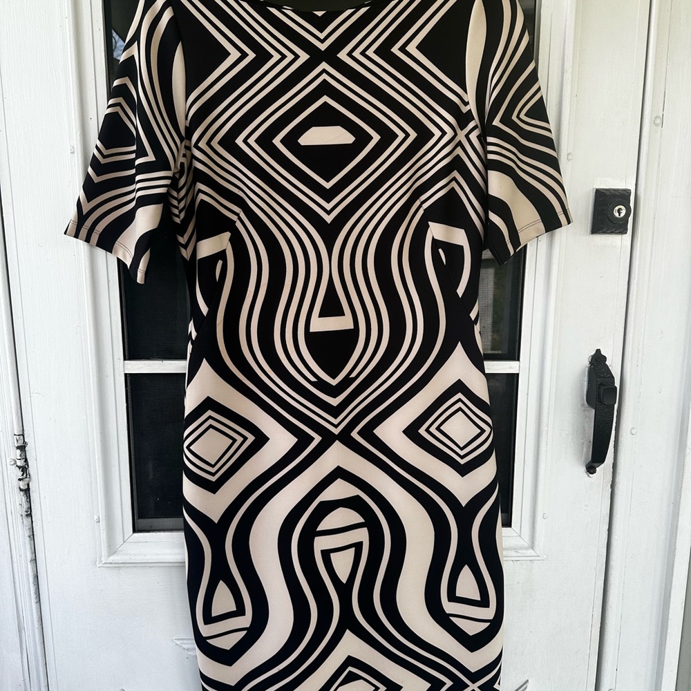 Black and Cream Geometric Shift Dress